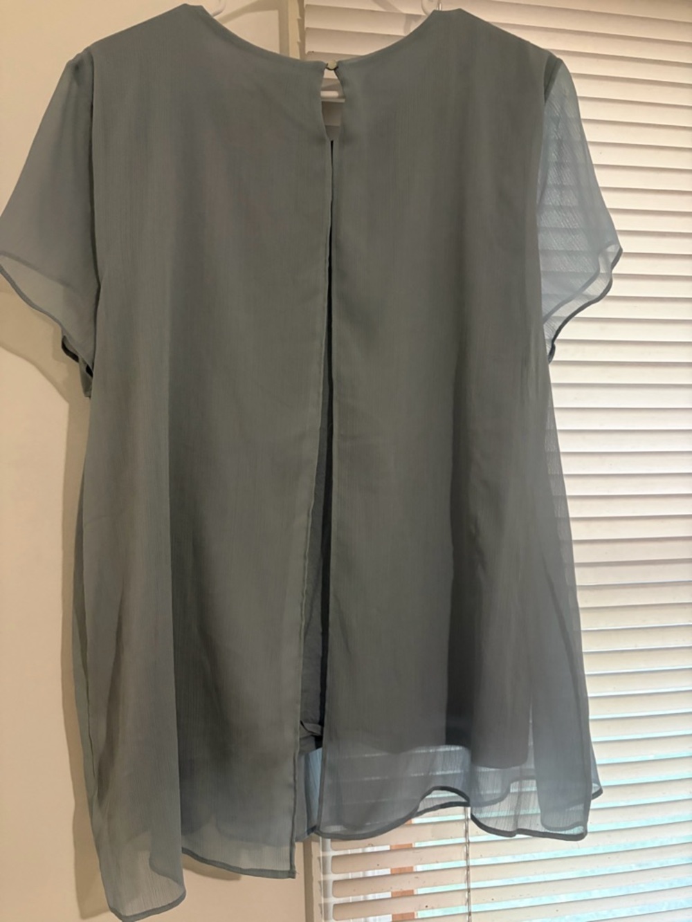 Ann Taylor Light Blue Blouse XL Layered Chiffon Flowy Top - Picture 2 of 3